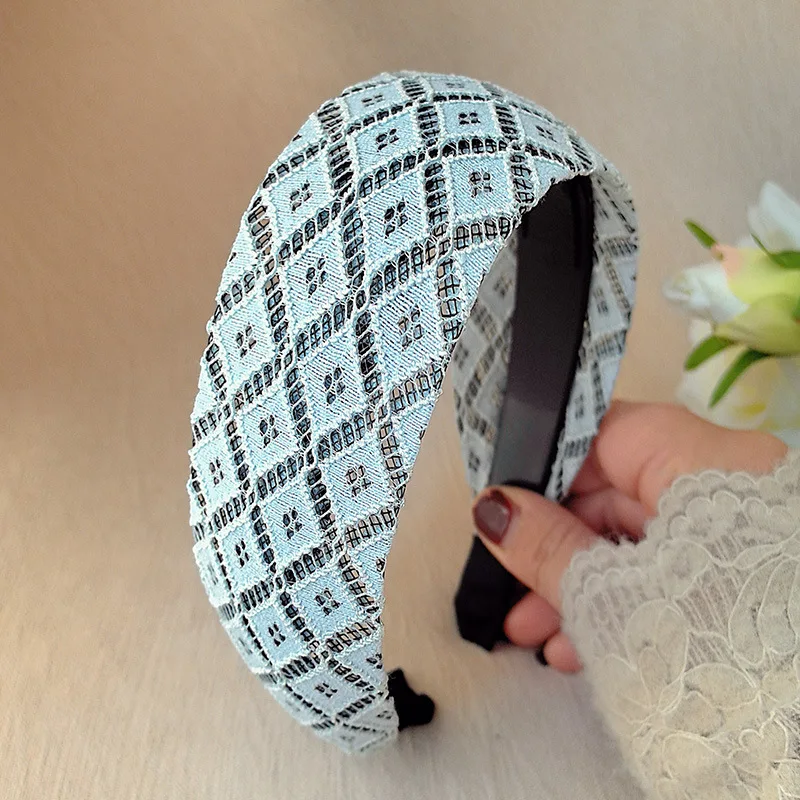 New Diamond Grid Headband Hollow Out Hairband Trendy HairAccessories for Women Fashion Hair Band Headbands for Women
New Diamond Grid Headband Hollow Out Hairband Trendy HairAccessories for Women Fashion Hair Band Headbands for Women