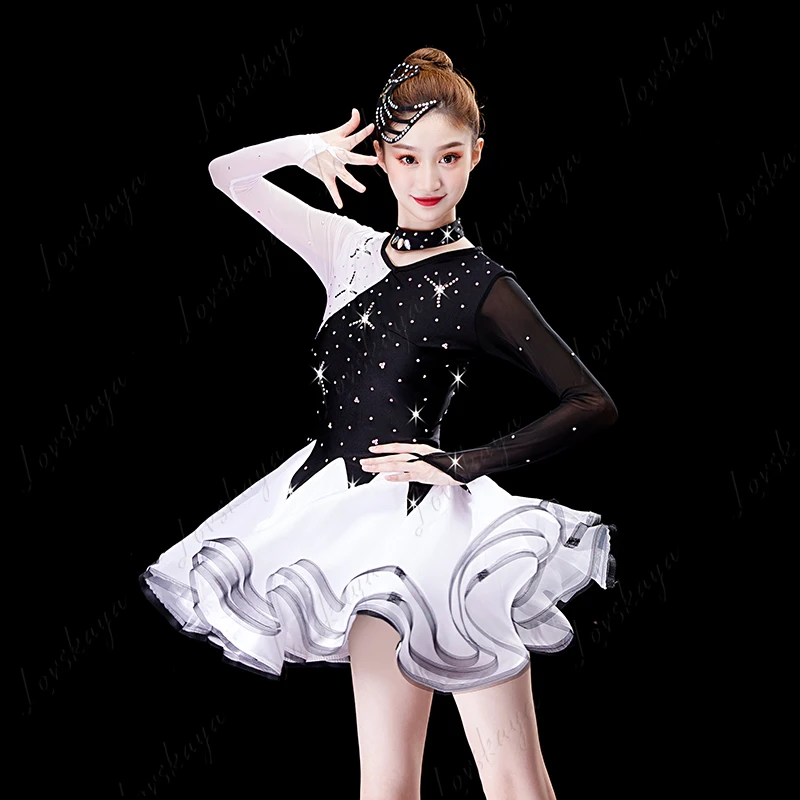 Трехступенчатая танцевальная юбка, женский танцевальный костюм, новый стиль, платье для выступлений, платье для латинских танцев
Трехступенчатая танцевальная юбка, женский танцевальный костюм, новый стиль, платье для выступлений, платье для латинских танцев