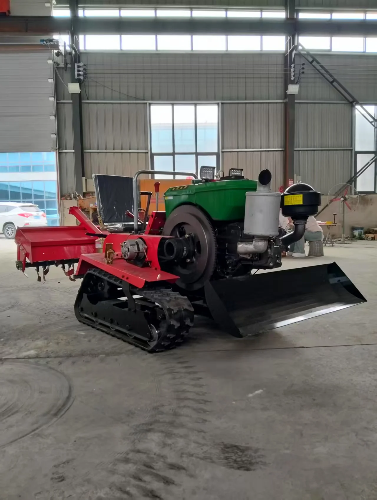 Multi Functional Agricultural Equipment, Tracked Cultivator, Small Tracked Orchard Tractor, Popular Among Growers
Multi Functional Agricultural Equipment, Tracked Cultivator, Small Tracked Orchard Tractor, Popular Among Growers