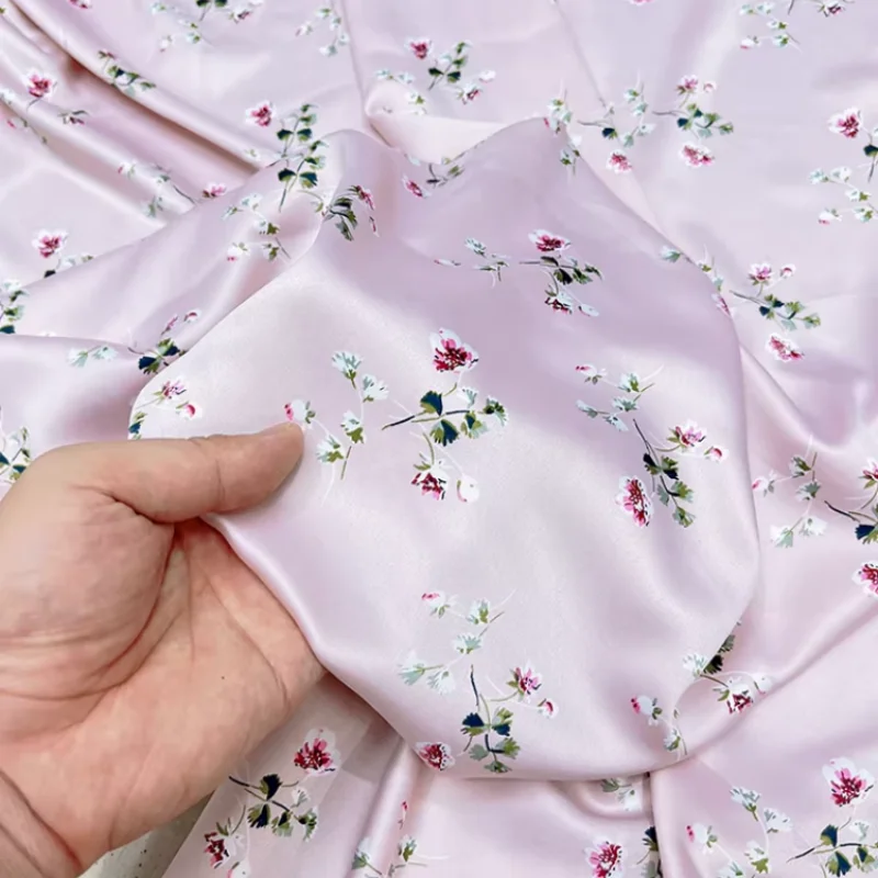 Chinese-style classical printed polyester fabric, skin-friendly and smooth for home wear, pajamas, skirts, clothing fabric
Chinese-style classical printed polyester fabric, skin-friendly and smooth for home wear, pajamas, skirts, clothing fabric