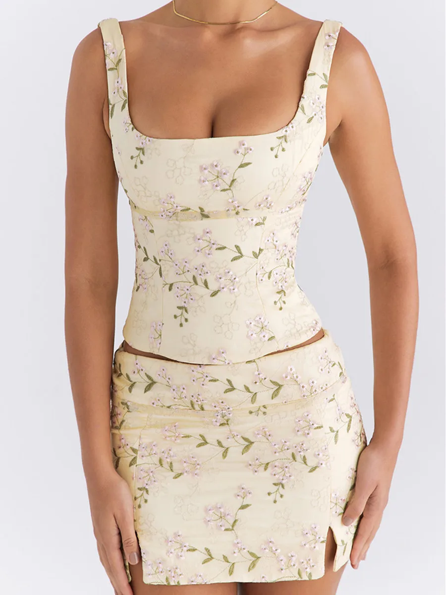 Women 2 Piece Skirt Set Embroidery Flower Print Square Neck Camisole with Low Waist Slit Mini Bodycon Skirt for Party Club Y2K
Women 2 Piece Skirt Set Embroidery Flower Print Square Neck Camisole with Low Waist Slit Mini Bodycon Skirt for Party Club Y2K