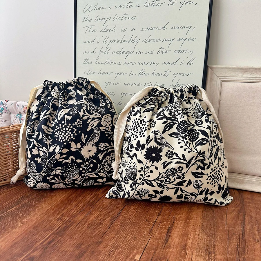 Pastoral Style Retro Floral Bird Print Cotton Drawstring Bag Portable Sundry Storage Organizer Pouch Household Sorting Bag
Pastoral Style Retro Floral Bird Print Cotton Drawstring Bag Portable Sundry Storage Organizer Pouch Household Sorting Bag