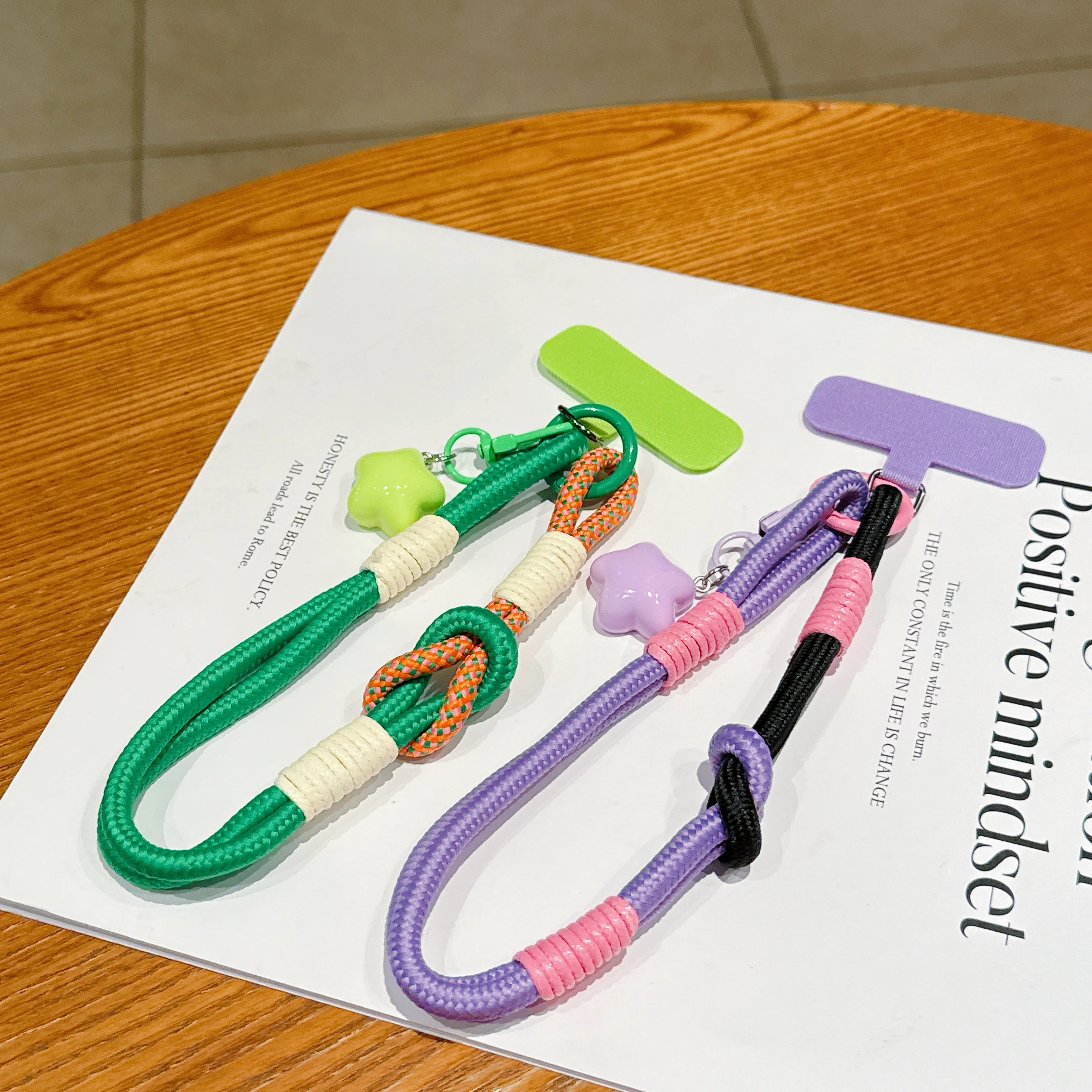 Подвесная веревка для запястья, большого пальца, мобильного телефона, регулируемая короткая плетеная веревка двойного назначения, прочная и долговечная для мужчин и женщин
Подвесная веревка для запястья, большого пальца, мобильного телефона, регулируемая короткая плетеная веревка двойного назначения, прочная и долговечная для мужчин и женщин