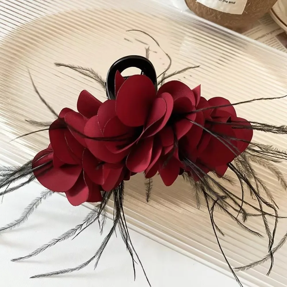 Элегантные многослойные заколки для волос «банан», плиссированные заколки для волос «красная акула», заколки для волос с перьями и бантом в виде краба, летние каникулы
Элегантные многослойные заколки для волос «банан», плиссированные заколки для волос «красная акула», заколки для волос с перьями и бантом в виде краба, летние каникулы