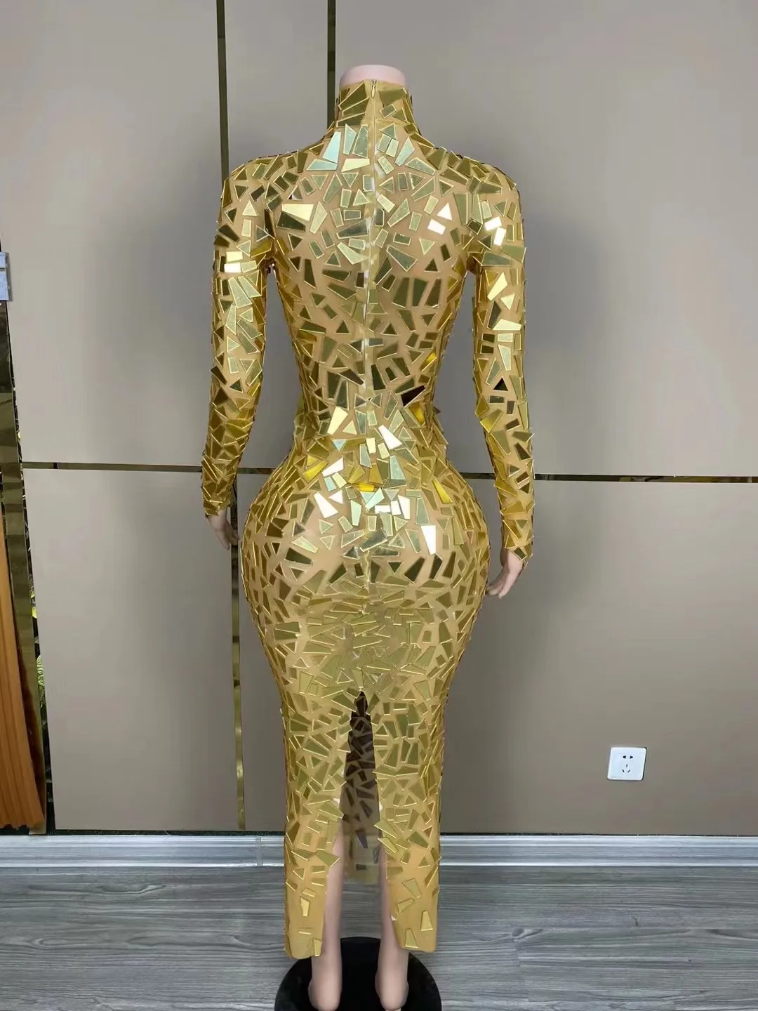 High Collar Gold Luxury Mirror Sequins Sparkly Long Dress For Women Birthday Evening Prom Outfit Flash Occasion Stage Wear
High Collar Gold Luxury Mirror Sequins Sparkly Long Dress For Women Birthday Evening Prom Outfit Flash Occasion Stage Wear