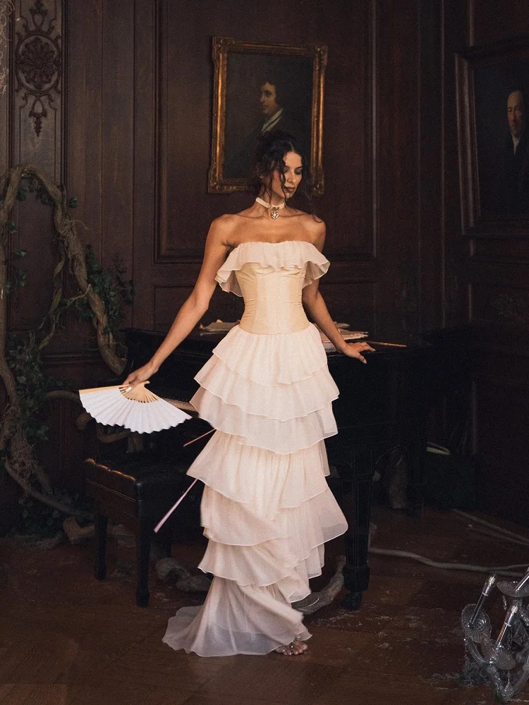 2024 Summer New White Corset Chiffon Cake Skirt European And American Women's Dress Two-piece Retro Dress
2024 Summer New White Corset Chiffon Cake Skirt European And American Women's Dress Two-piece Retro Dress