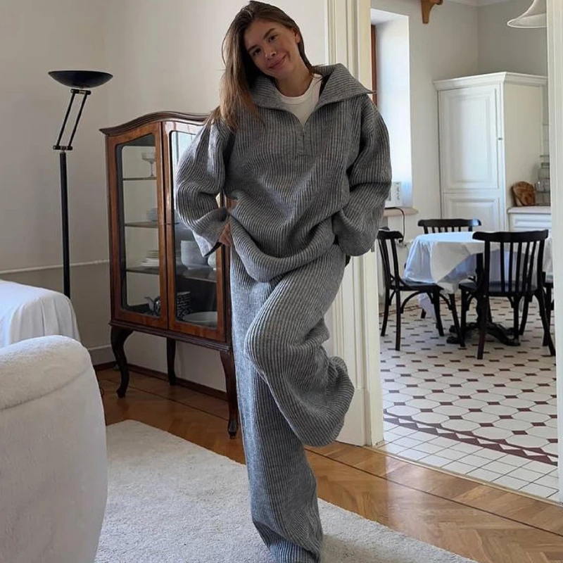 TARUXY Knitted Sweater 2-Piece Set Women's Long Sleeved Lapel Pullover Top Wide Leg Pant Suit 2025 Fall Winter New Casua Fashion
TARUXY Knitted Sweater 2-Piece Set Women's Long Sleeved Lapel Pullover Top Wide Leg Pant Suit 2025 Fall Winter New Casua Fashion