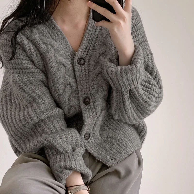 Autumn Winter Women Cardigan Sweaters Fashion Female Long Sleeve V-neck Loose Knitted Shirt Jackets Casual Sweater Coats
Autumn Winter Women Cardigan Sweaters Fashion Female Long Sleeve V-neck Loose Knitted Shirt Jackets Casual Sweater Coats