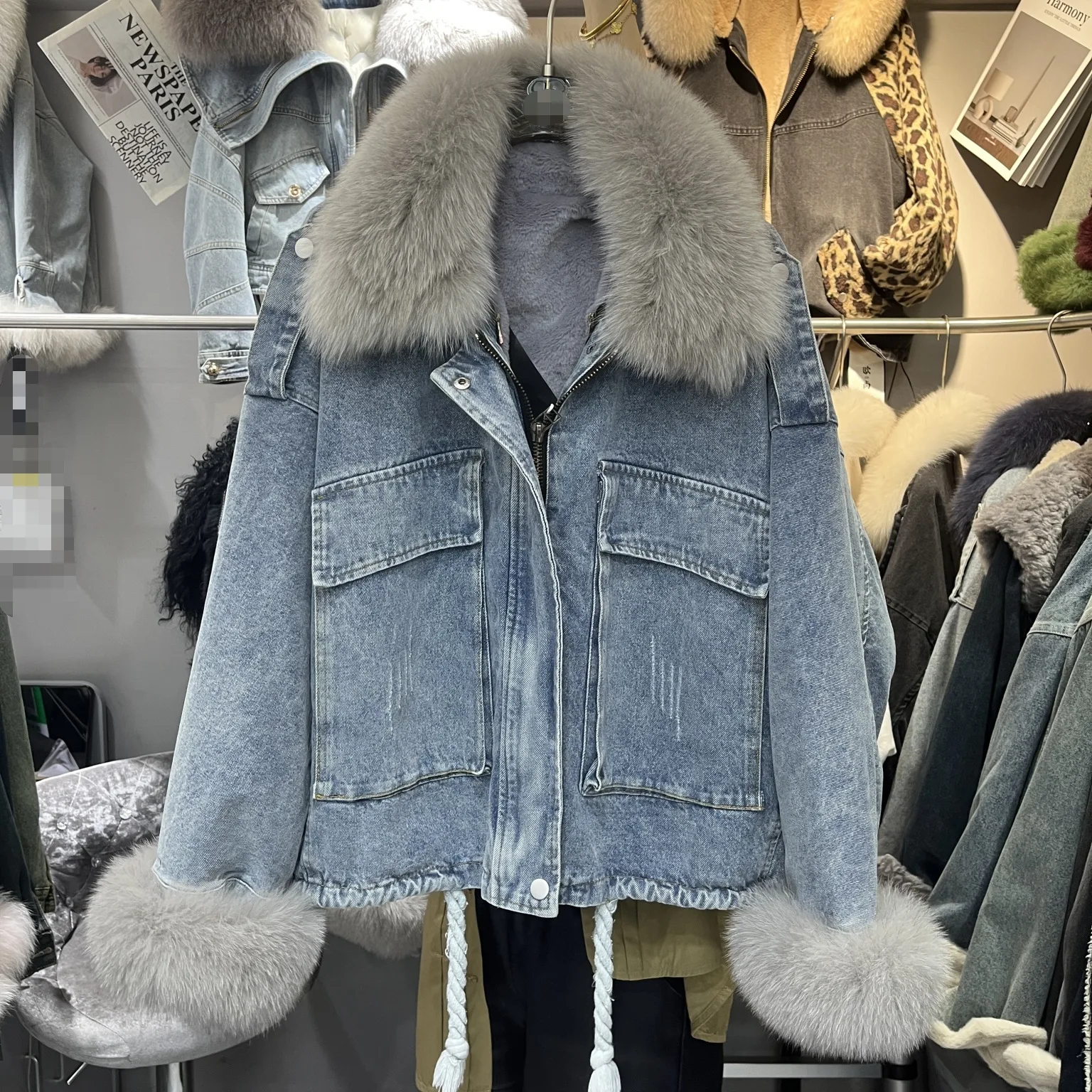 Fashion Fox Fur Denim Jacket for Women Fleece-Lined Thickened Winter Korean Loose Versatile Batwing Sleeve Cotton Coat Female
Fashion Fox Fur Denim Jacket for Women Fleece-Lined Thickened Winter Korean Loose Versatile Batwing Sleeve Cotton Coat Female