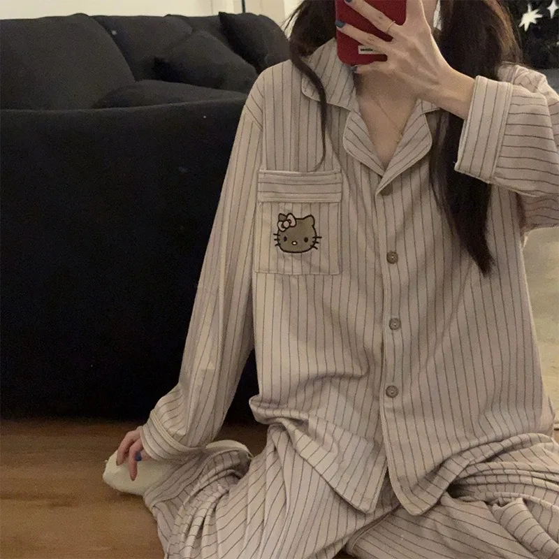 Sanrio Striped Hello Kitty Pajamas Autumn and Winter German Velvet Long-sleeved Cartoon Home Clothes Two-piece Set for Women
Sanrio Striped Hello Kitty Pajamas Autumn and Winter German Velvet Long-sleeved Cartoon Home Clothes Two-piece Set for Women