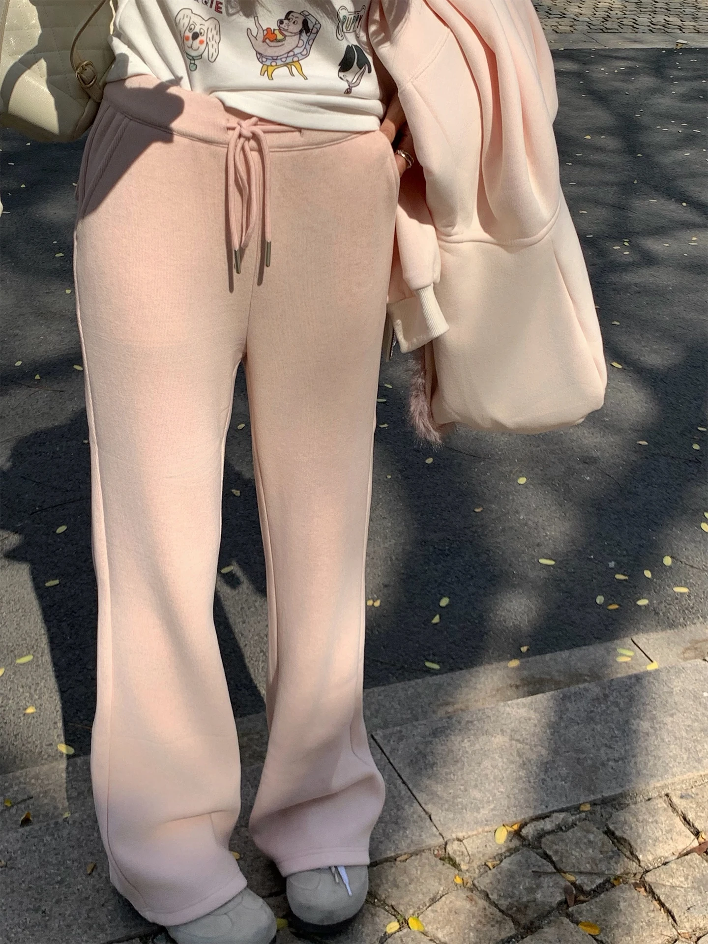 Xuekeke Women's High Waist Fleece Lined Casual Yoga Pants Autumn Winter Slimming Bell Bottom Sweatpants Asymmetric Commute
Xuekeke Women's High Waist Fleece Lined Casual Yoga Pants Autumn Winter Slimming Bell Bottom Sweatpants Asymmetric Commute