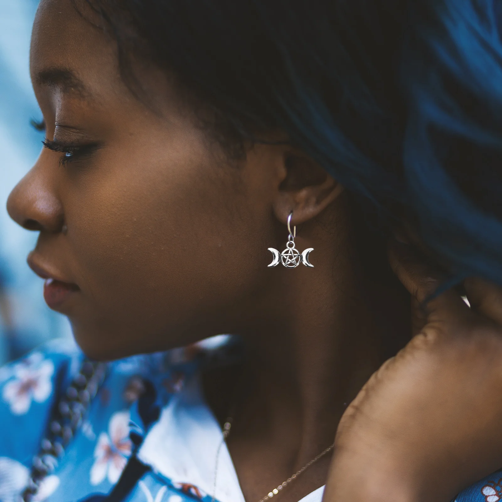 80Pcs Moon Charms Jewelry Pendants Creative Triple Moon Pentagram for Necklace Bracelet Earrings DIY Craft Accessories
80Pcs Moon Charms Jewelry Pendants Creative Triple Moon Pentagram for Necklace Bracelet Earrings DIY Craft Accessories