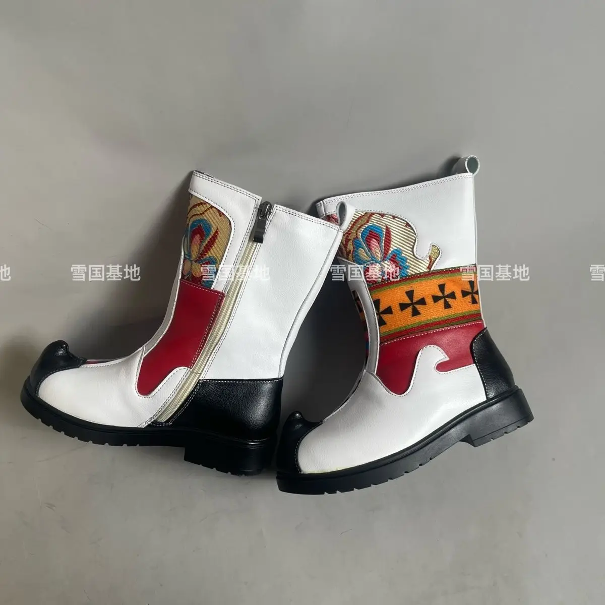 Детские танцевальные ботинки в тибетском этническом стиле
Детские танцевальные ботинки в тибетском этническом стиле