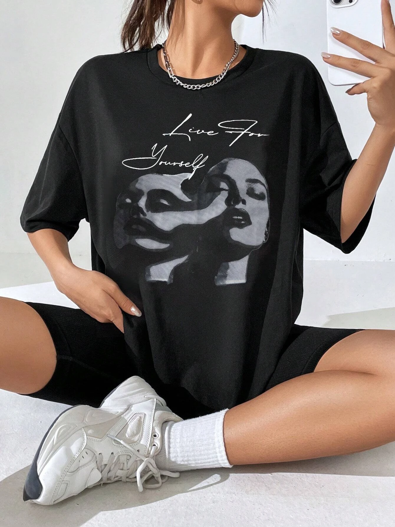 Portrait Graphic Women Cotton T-shirt Hip Hop Fashion Brand Summer Round Neck Casual Short Sleeve Loose Basic Top Tee S-3XL
Portrait Graphic Women Cotton T-shirt Hip Hop Fashion Brand Summer Round Neck Casual Short Sleeve Loose Basic Top Tee S-3XL