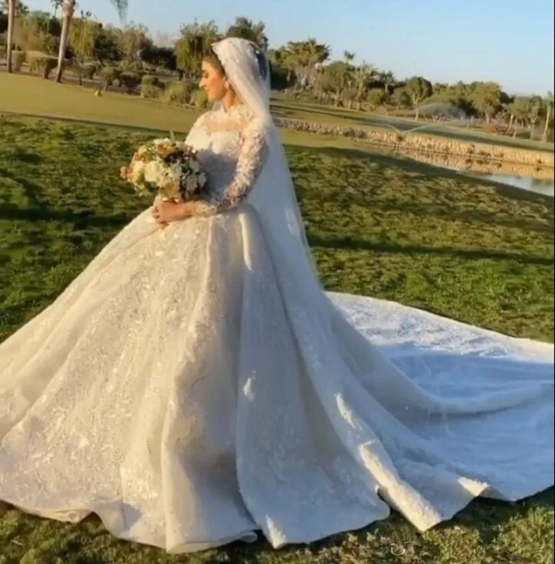 Customized High Collar Sparkly Appliques Beads Wedding Dress Vestidos De Novia African Long Sleeves Ballgown Puffy Bridal Gown
Customized High Collar Sparkly Appliques Beads Wedding Dress Vestidos De Novia African Long Sleeves Ballgown Puffy Bridal Gown