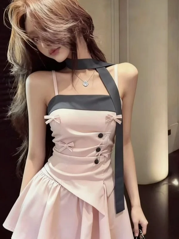 Pure Desirable Sexy Girl Knot Irregular Splicing Strap Vest Top Anti Exposure Short Skirt Set Women's Fashion Ensemble
Pure Desirable Sexy Girl Knot Irregular Splicing Strap Vest Top Anti Exposure Short Skirt Set Women's Fashion Ensemble