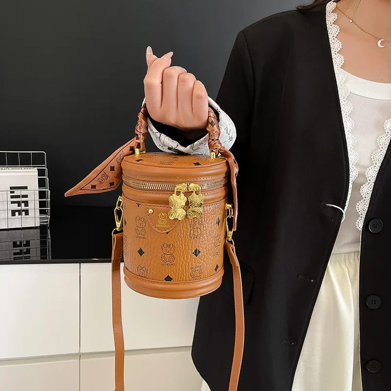 "2025 newTrendy Bucket Bag Women Mini Crossbody Purse Fashion Cute Small Shoulder Bag Versatile Designer Tote"
"2025 newTrendy Bucket Bag Women Mini Crossbody Purse Fashion Cute Small Shoulder Bag Versatile Designer Tote"