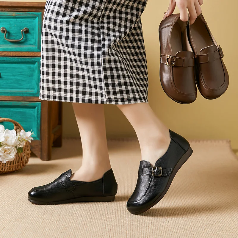 spring 2025 loafers shoes women Genuine Leather shoes cowhide original single flat casual shoes soft sole mother shoes
spring 2025 loafers shoes women Genuine Leather shoes cowhide original single flat casual shoes soft sole mother shoes
