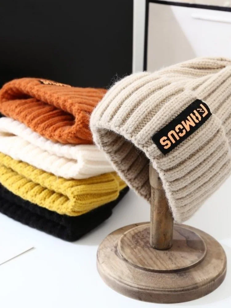 Women's Fashionable Knitted Hat Winter Warm Ear Protection Letter Label Couple Set Multi-Piece Set Korean Style Fall Season
Women's Fashionable Knitted Hat Winter Warm Ear Protection Letter Label Couple Set Multi-Piece Set Korean Style Fall Season