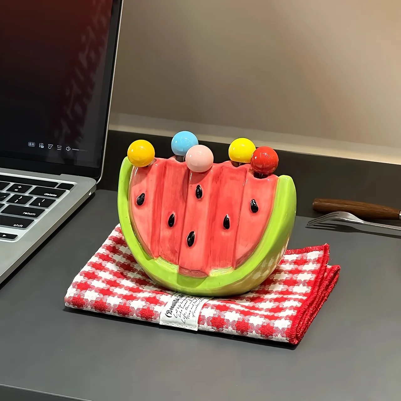 Ceramic watermelon fruit fork, household stainless steel light luxury high-end feeling storage can set, children's summer fork
Ceramic watermelon fruit fork, household stainless steel light luxury high-end feeling storage can set, children's summer fork