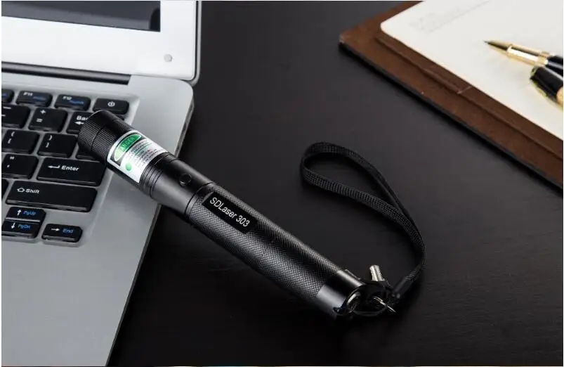 Laser Pointer 532nm green 500000m Transform Pattern Pet LED Cute Laser Cat Toy Interactive Bright Animation Pen Toy Flashlight
Laser Pointer 532nm green 500000m Transform Pattern Pet LED Cute Laser Cat Toy Interactive Bright Animation Pen Toy Flashlight
