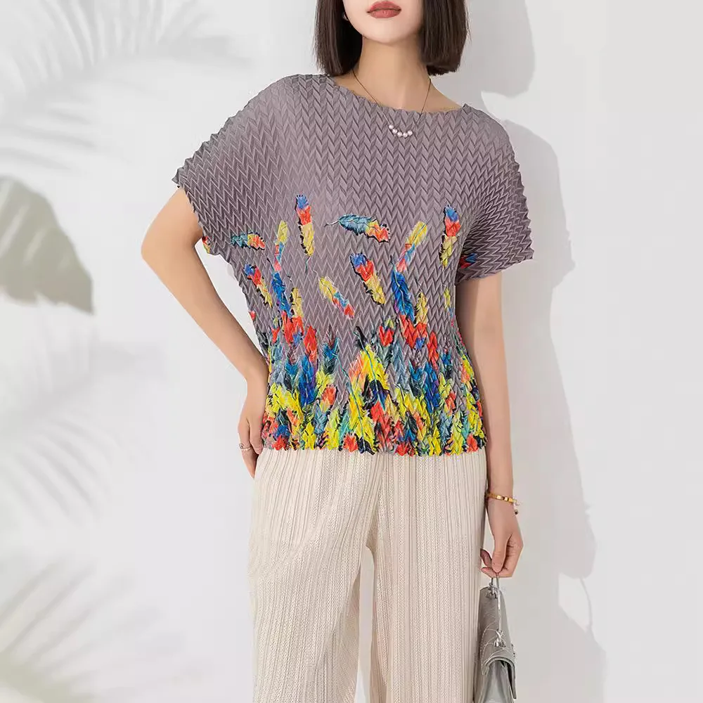 Women's T-shirts Miyake Pleated Fashion large size round neck short sleeve hand pleated printed T-shirt
Women's T-shirts Miyake Pleated Fashion large size round neck short sleeve hand pleated printed T-shirt