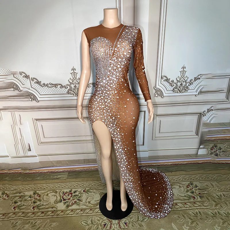 Diamond Long Dress Birthday Clothing Shining Starry Sky Rhinestone Single Sleeve Brown Round Neck Elegant High Slim Split Fork
Diamond Long Dress Birthday Clothing Shining Starry Sky Rhinestone Single Sleeve Brown Round Neck Elegant High Slim Split Fork