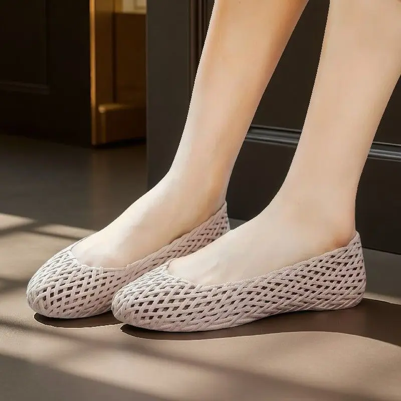Casual Hollow Mesh Slip-On Flats Lady Breathable Cutout Lazy Shoes Woman Lightweight Comfortable Daily Wear Women Summer Shoes
Casual Hollow Mesh Slip-On Flats Lady Breathable Cutout Lazy Shoes Woman Lightweight Comfortable Daily Wear Women Summer Shoes