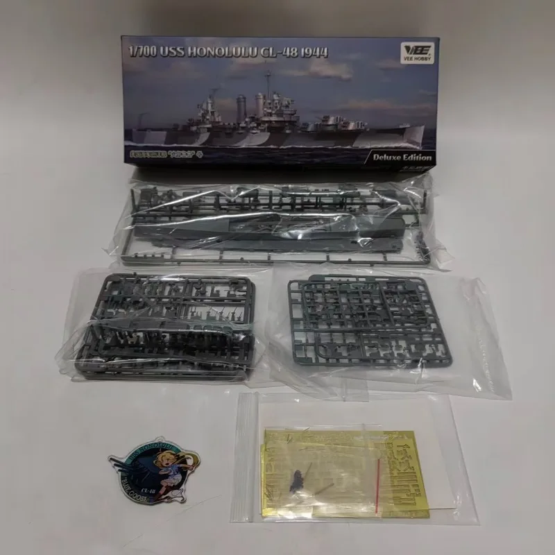 VEE HOBBY E57018 1/700 USS Honolulu CL-48 Light Cruiser-Deluxe Edition Plastic Model Kit
VEE HOBBY E57018 1/700 USS Honolulu CL-48 Light Cruiser-Deluxe Edition Plastic Model Kit