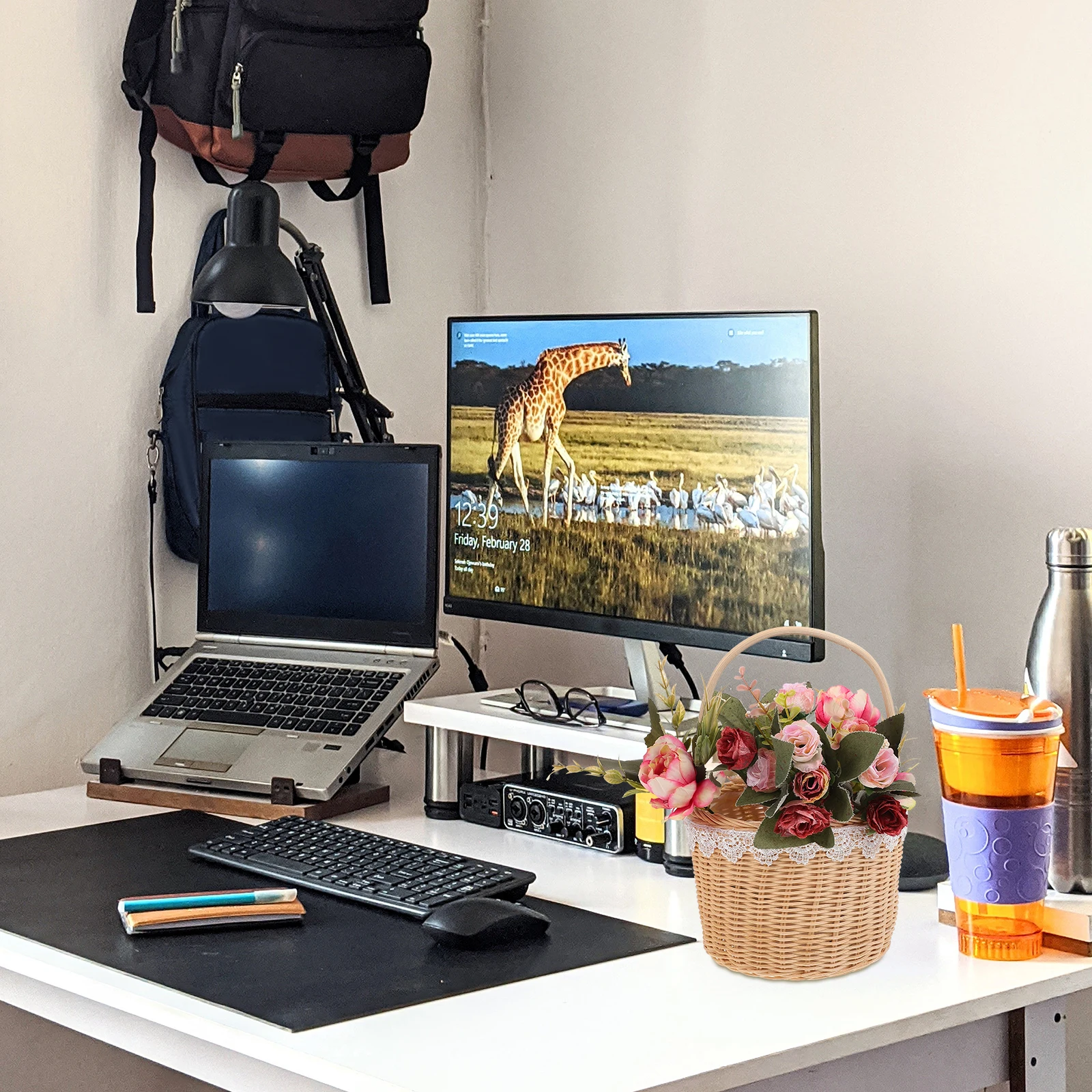 Simple Storage Basket Hand Woven Natural Wood Flower Basket for Home Decoration Multipurpose Organizer for Flowers Plants
Simple Storage Basket Hand Woven Natural Wood Flower Basket for Home Decoration Multipurpose Organizer for Flowers Plants