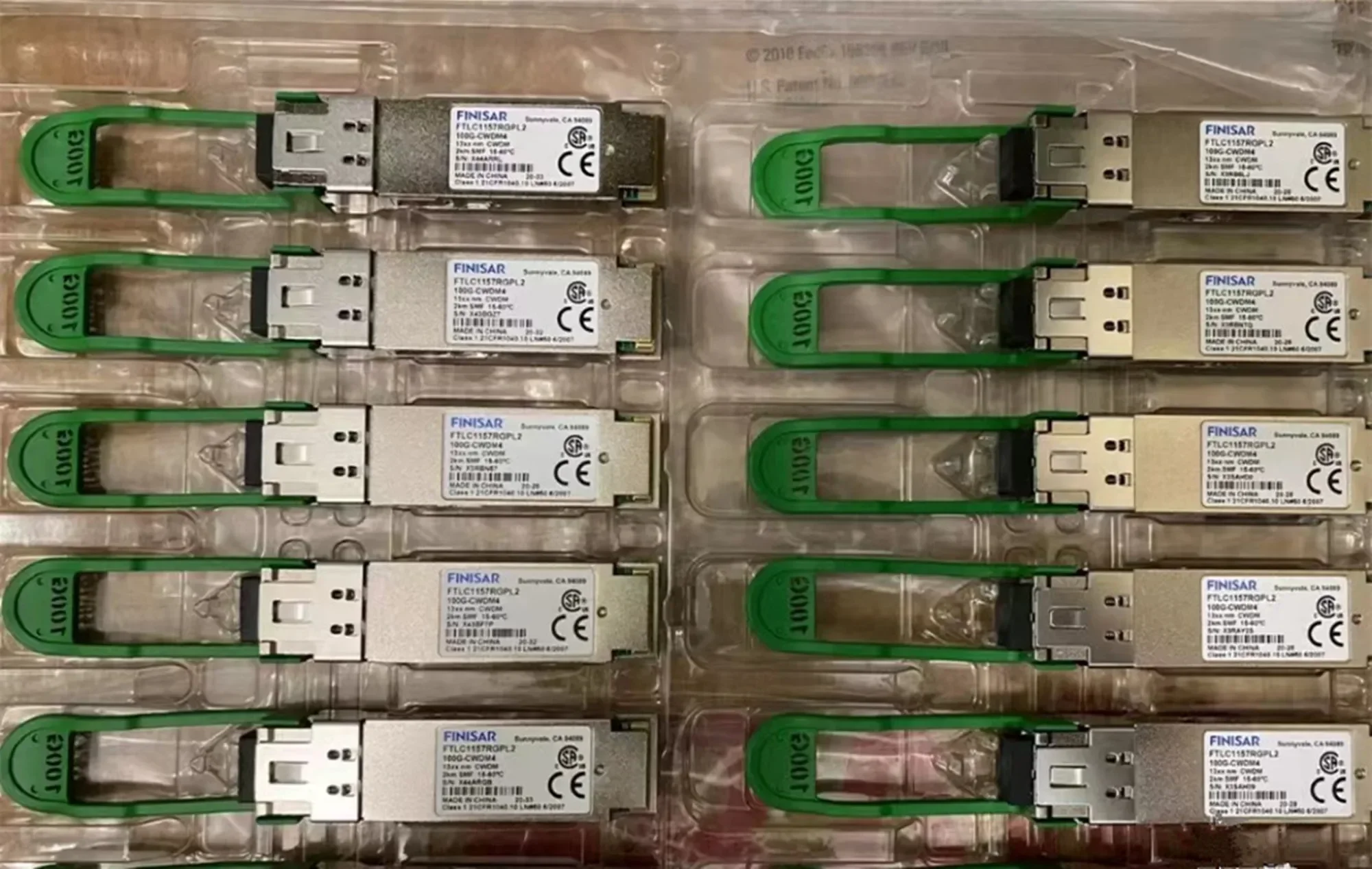 Finisar 100G 2KM LC QSFP Fiber Module Adapter FTLC1152RGPL2-G2/FTLC1152RPL6-FB 100G-CWDM4 13XX NM CWDM 100G 2KM LC Transceiver
Finisar 100G 2KM LC QSFP Fiber Module Adapter FTLC1152RGPL2-G2/FTLC1152RPL6-FB 100G-CWDM4 13XX NM CWDM 100G 2KM LC Transceiver