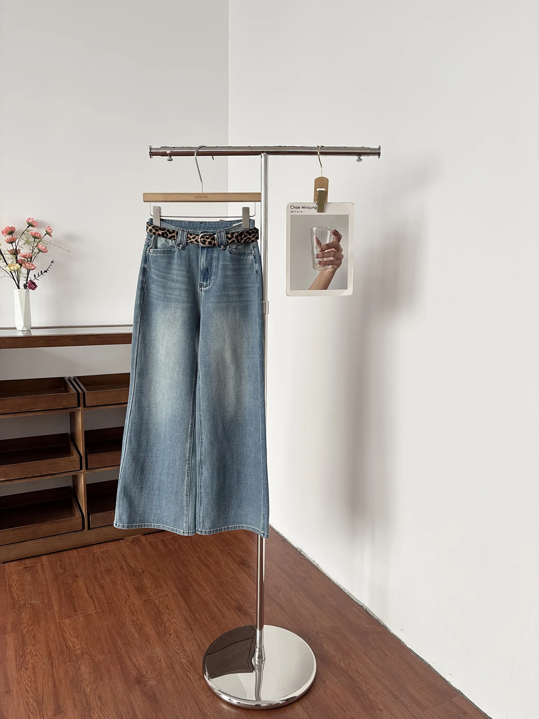 Spring 2026 High Waist Blue Slimming Wide Leg Jeans Women's Fashionable Casual Comfortable Polyester Fiber Color
Spring 2026 High Waist Blue Slimming Wide Leg Jeans Women's Fashionable Casual Comfortable Polyester Fiber Color