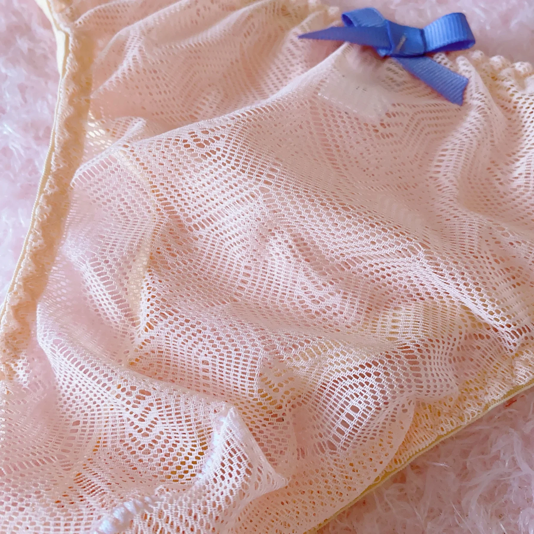 Thong See Through Lace Bowtie Bulge Man's T-back Briefs Pink Low Waist DJ Club Bar BF Gift LGBQ Panties
Thong See Through Lace Bowtie Bulge Man's T-back Briefs Pink Low Waist DJ Club Bar BF Gift LGBQ Panties
