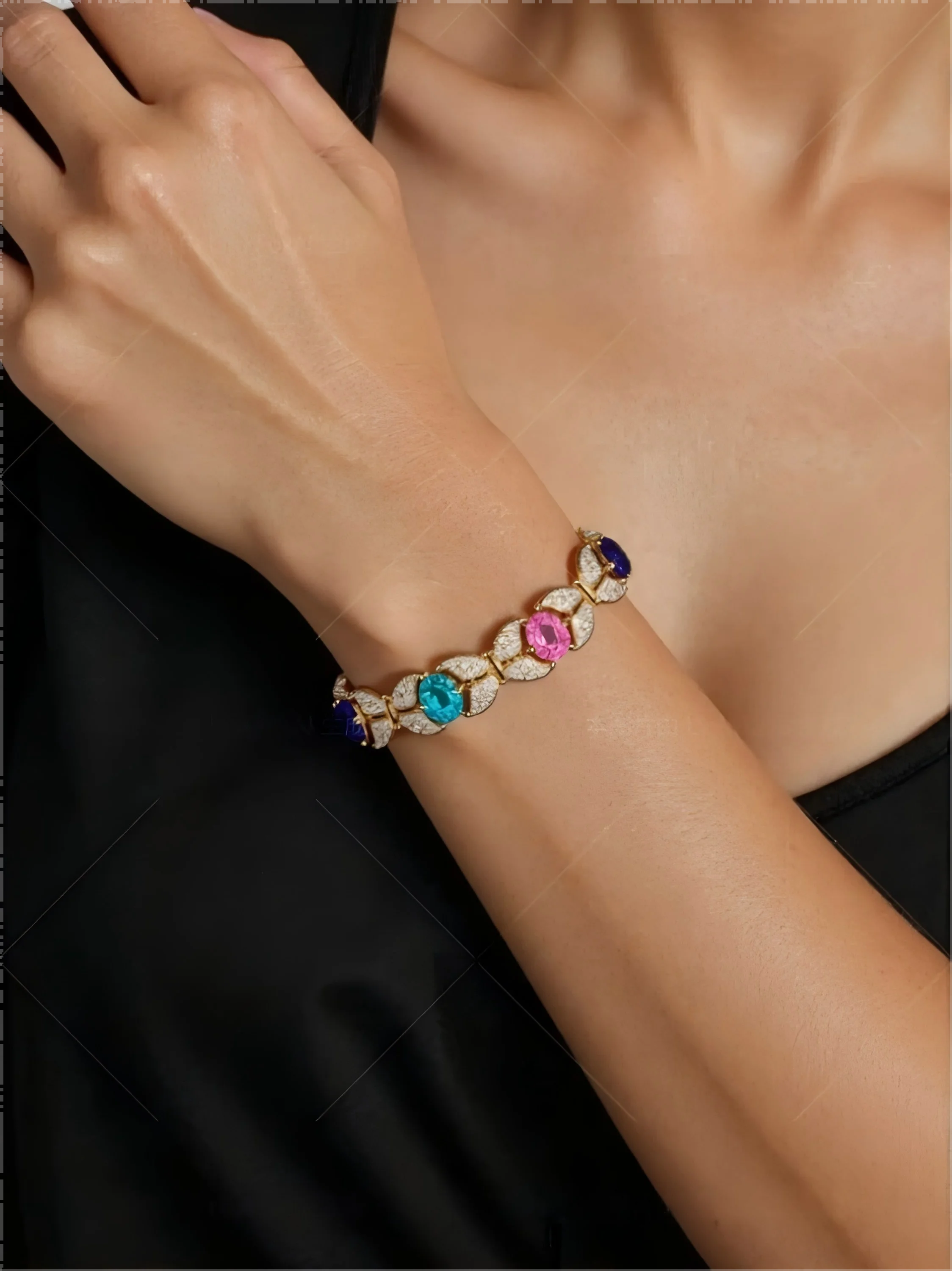Radiant Pink Zircon Bracelet | Luxury Small-Scale Butterfly | Cool Evening Gala Accessories
Radiant Pink Zircon Bracelet | Luxury Small-Scale Butterfly | Cool Evening Gala Accessories