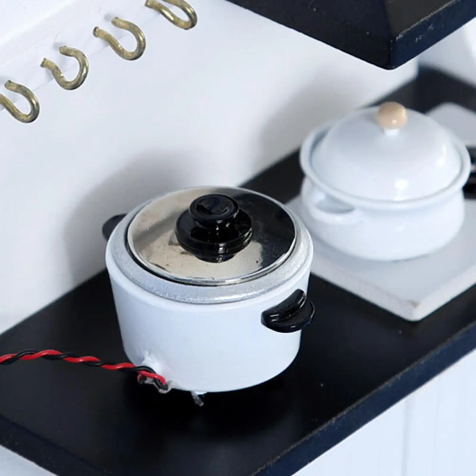 Dollhouse Kitchen Mini Alloy Rice Cooker Soup Pot Model Furniture 1 12 Scale Accessories for Living Room Decoration
Dollhouse Kitchen Mini Alloy Rice Cooker Soup Pot Model Furniture 1 12 Scale Accessories for Living Room Decoration