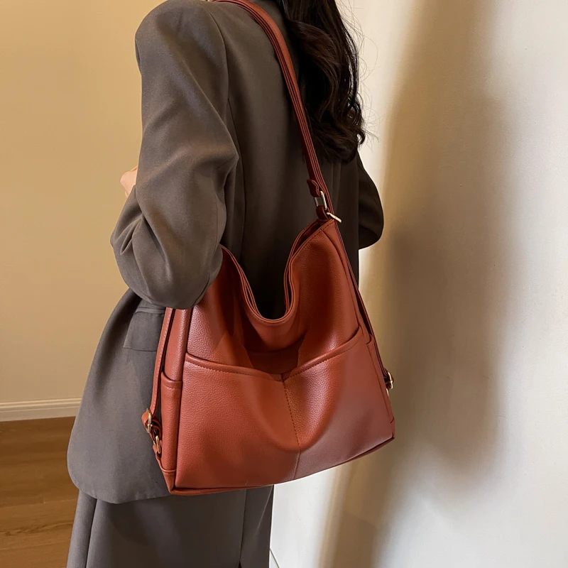 2025 Winter New Pu Zipper Simple Versatile Shoulder Bags Classic Classic Style Commute Portable Crossbody Bags for Women
2025 Winter New Pu Zipper Simple Versatile Shoulder Bags Classic Classic Style Commute Portable Crossbody Bags for Women