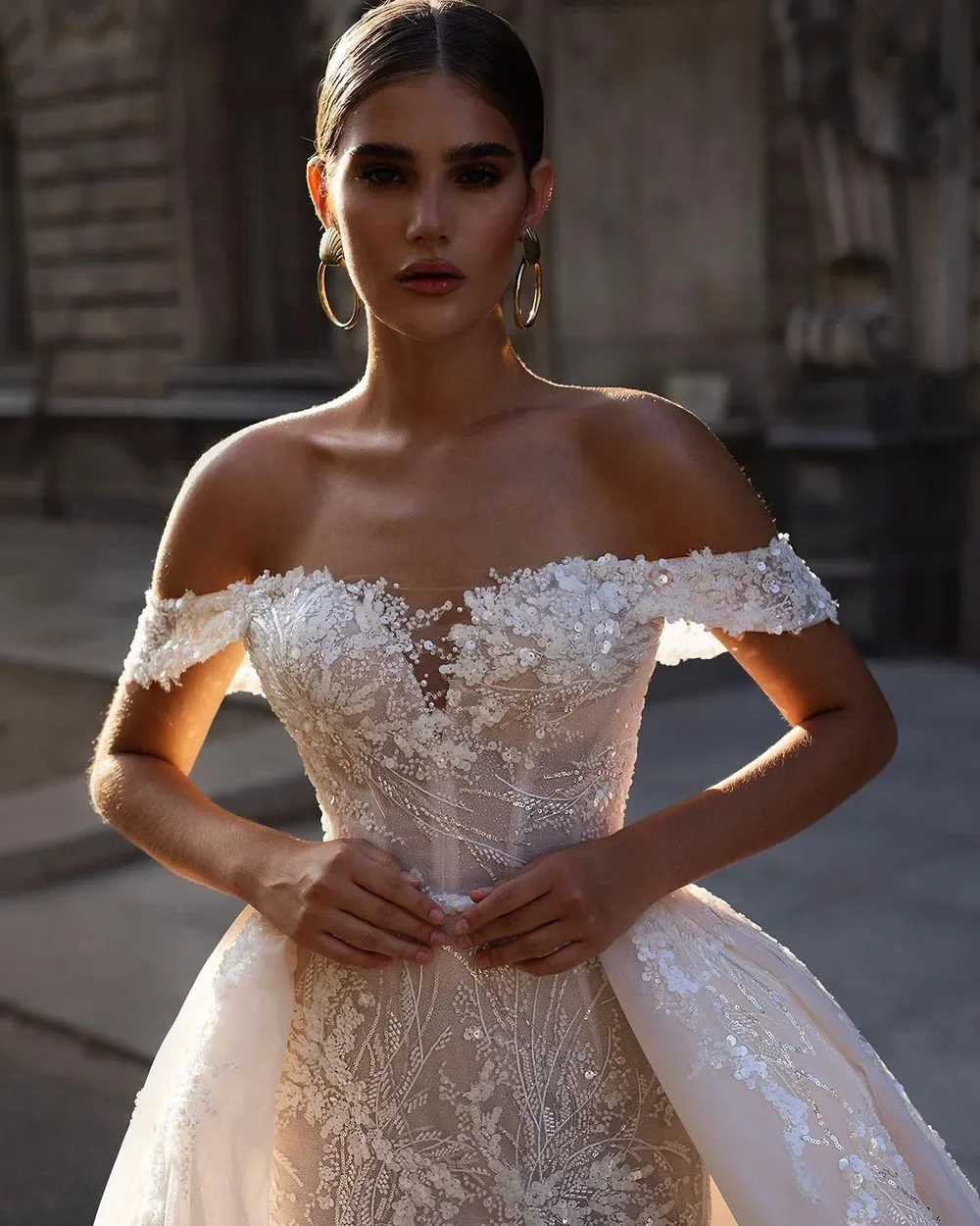 Luxury Wedding Gowns Sequin Lace Appliques Ivory Corset Bride Dress With Detachable Train Women Wedding Dresses Customized
Luxury Wedding Gowns Sequin Lace Appliques Ivory Corset Bride Dress With Detachable Train Women Wedding Dresses Customized