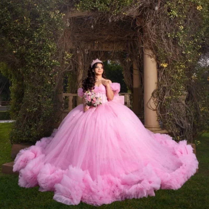 Pink Quinceanera Dress off-shoulder Sequins Crystal Decal Lace Frill Long tail Bow vestidos de 15 Quinceanera Customize
Pink Quinceanera Dress off-shoulder Sequins Crystal Decal Lace Frill Long tail Bow vestidos de 15 Quinceanera Customize