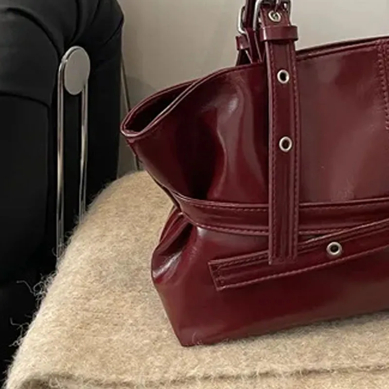 Летняя женская сумка-тоут в стиле ретро, простая, на плечо, Весна 2026, большая вместимость, для поездок на работу
Летняя женская сумка-тоут в стиле ретро, простая, на плечо, Весна 2026, большая вместимость, для поездок на работу