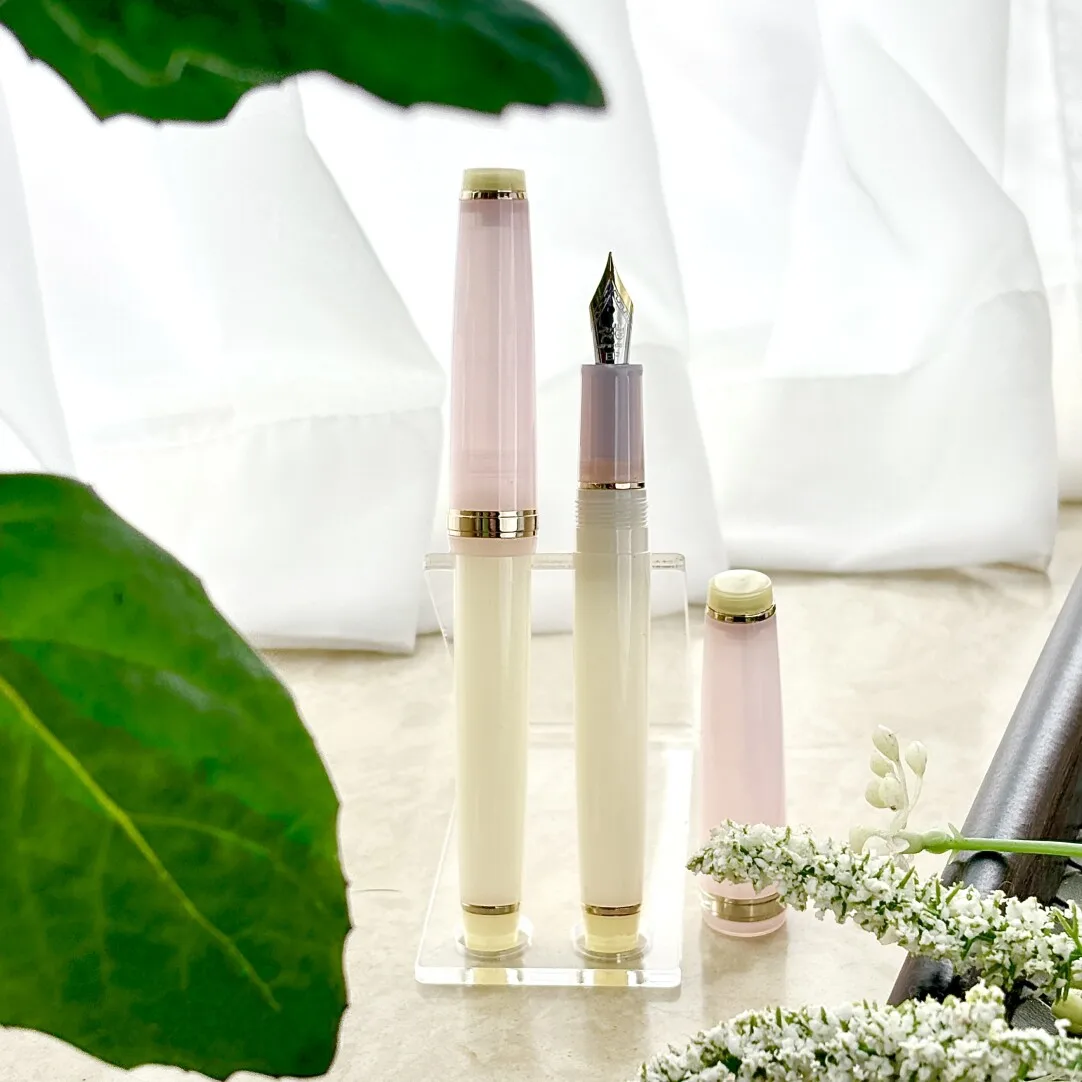 Jinhao 82 Limited Editon, Peach Oolong Cute Fountain Pen, Ins-style Student Pen
Jinhao 82 Limited Editon, Peach Oolong Cute Fountain Pen, Ins-style Student Pen