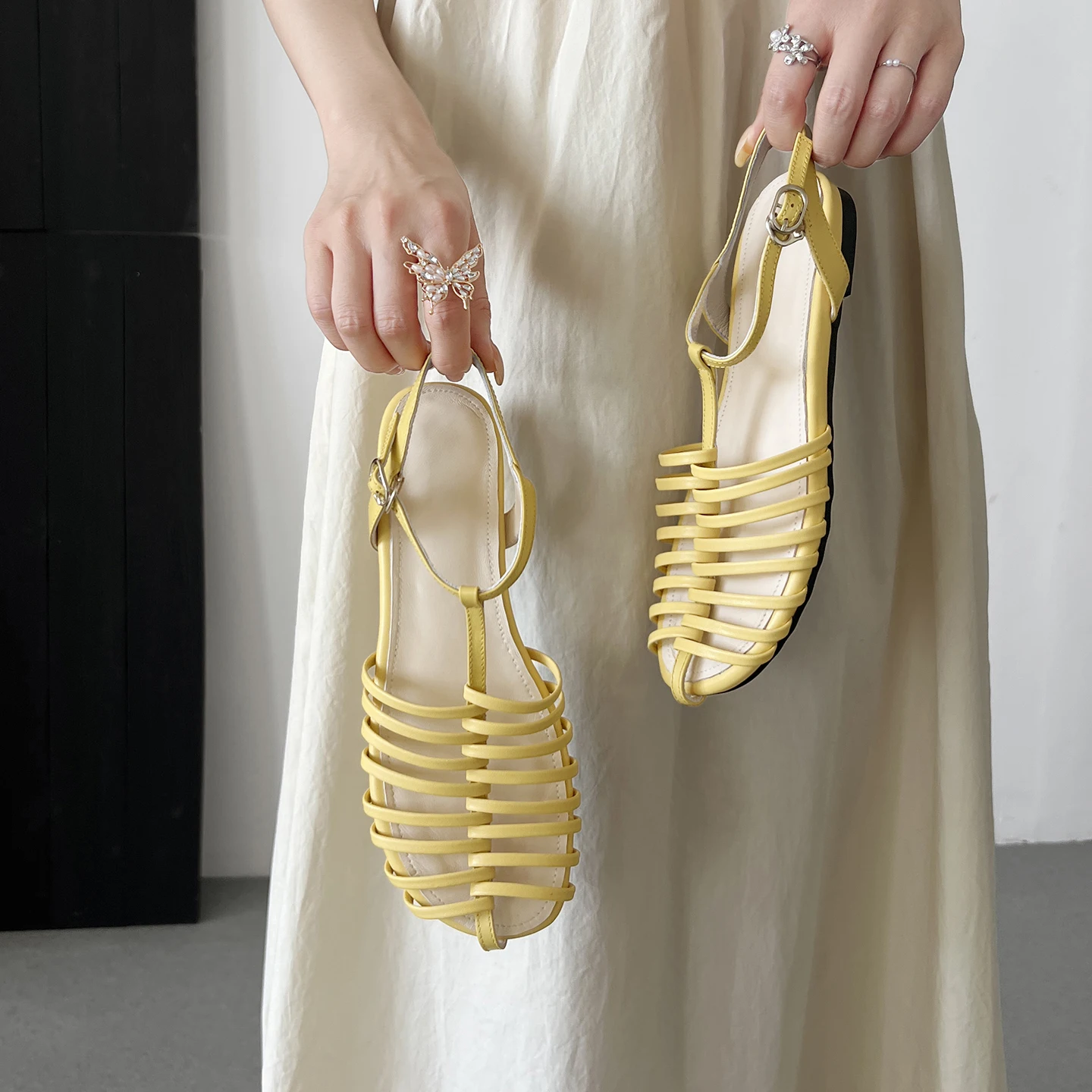 Fashion Women Weave Sandals Comfortable Flat Heels Genuine Leather Casual Lightweight Pumps Office Party Dress Women Shoes
Fashion Women Weave Sandals Comfortable Flat Heels Genuine Leather Casual Lightweight Pumps Office Party Dress Women Shoes