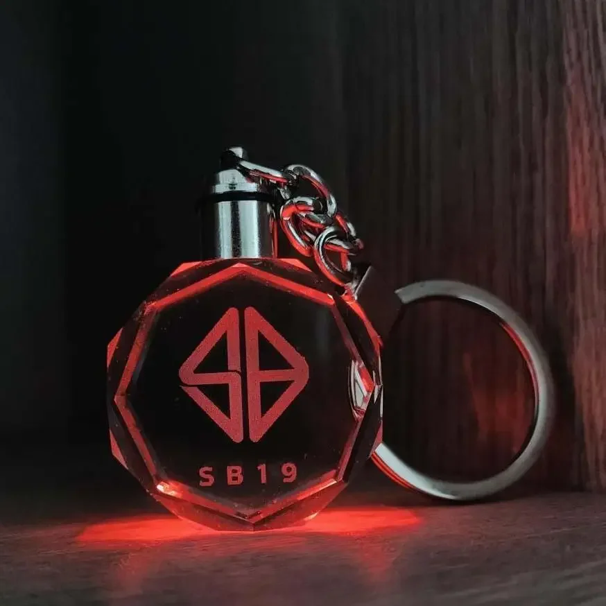 For SB19 ShowBT Keychains Fan Club Souvenirs KeyRing LED Light 7Color Crystal Keyrin Motorcycle Key Chains Car Key ring
For SB19 ShowBT Keychains Fan Club Souvenirs KeyRing LED Light 7Color Crystal Keyrin Motorcycle Key Chains Car Key ring