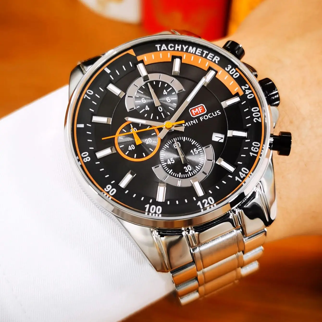 MINI FOCUS Спортивные кварцевые часы для мужчин Многофункциональные маленькие циферблаты Ремешок из нержавеющей стали Деловые модные мужские часы Новинка 0218
MINI FOCUS Спортивные кварцевые часы для мужчин Многофункциональные маленькие циферблаты Ремешок из нержавеющей стали Деловые модные мужские часы Новинка 0218