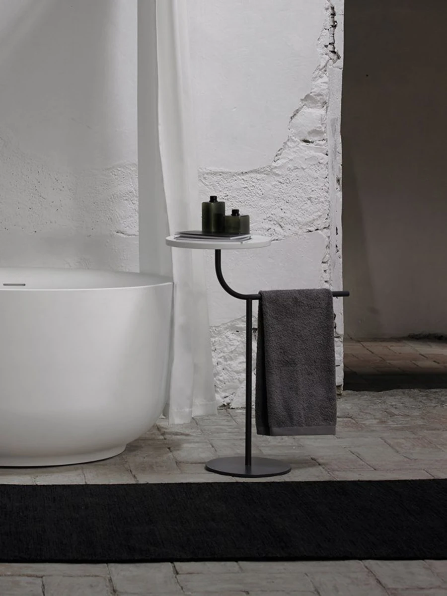 Customized toilet bathroom no punching towel rack toilet shelf black white simple style floor towel shelf
Customized toilet bathroom no punching towel rack toilet shelf black white simple style floor towel shelf