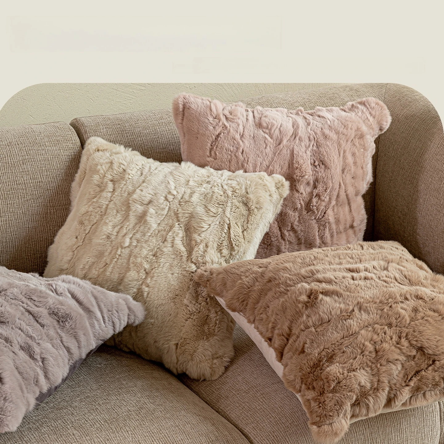 Super Soft Rabbit Fur Cushion Cover Decorative Pillows for Sofa Beds Living Room Bay Window Gray Green Pink Cute Room Decor Cozy
Super Soft Rabbit Fur Cushion Cover Decorative Pillows for Sofa Beds Living Room Bay Window Gray Green Pink Cute Room Decor Cozy