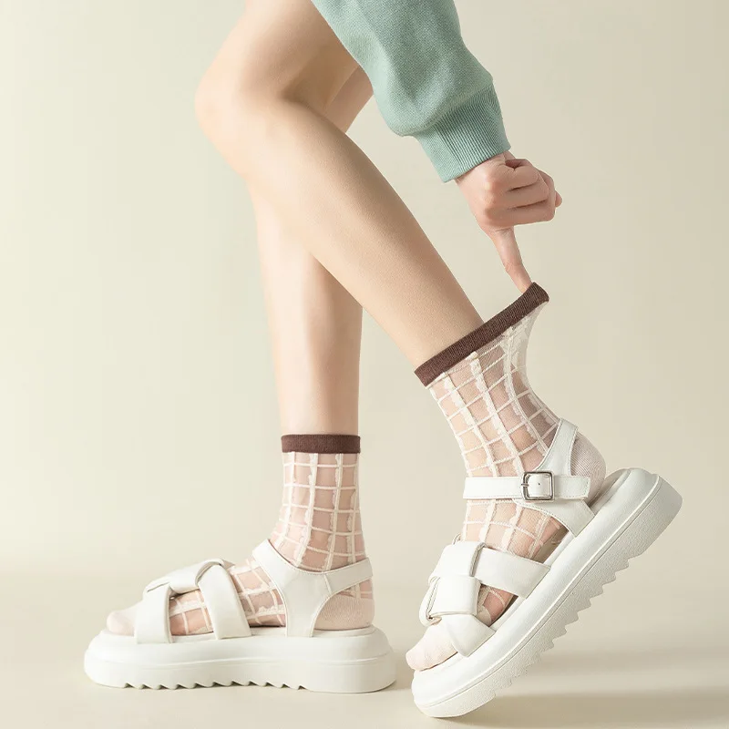 Summer Women’s Sheer Socks—lightweight Breathable Mid-calf Trendy Socks in Korean Style with Color-blocking and Ruffled Stack
Summer Women’s Sheer Socks—lightweight Breathable Mid-calf Trendy Socks in Korean Style with Color-blocking and Ruffled Stack