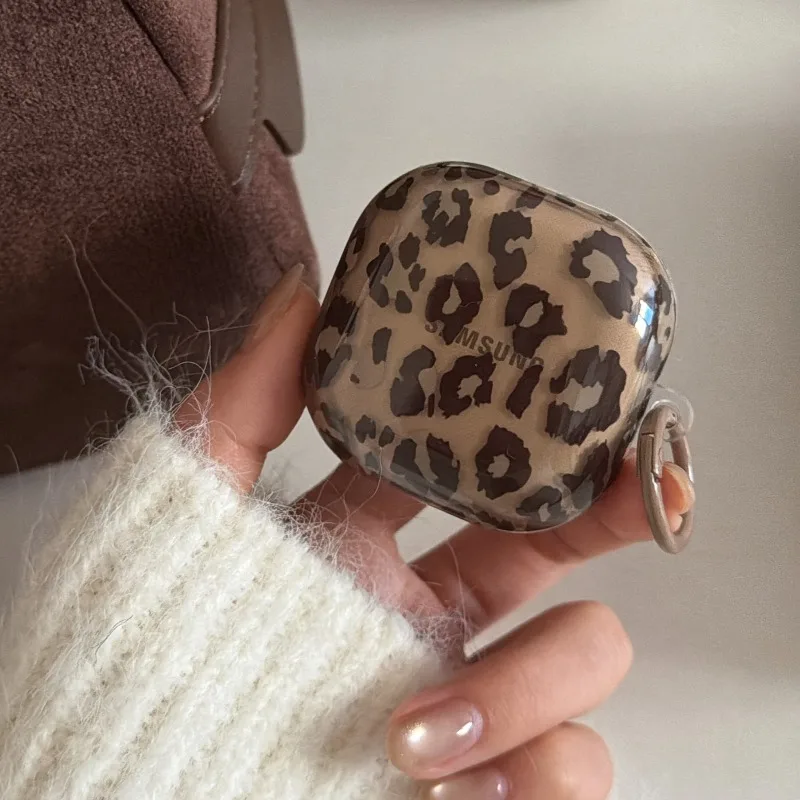 For Samsung Galaxy Buds 3FE 3 Pro 2 Live FE Core Soft TPU Headphone Case Fashion Transparent Leopard Print Pattern Black Pendant
For Samsung Galaxy Buds 3FE 3 Pro 2 Live FE Core Soft TPU Headphone Case Fashion Transparent Leopard Print Pattern Black Pendant