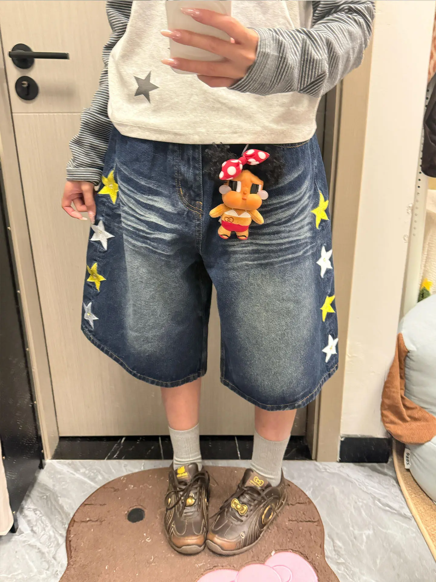 Retro American Star Embroidery Denim Jeans High Waist Loose Fit Casual Wide Leg Shorts for Women Summer plus Size Slimming
Retro American Star Embroidery Denim Jeans High Waist Loose Fit Casual Wide Leg Shorts for Women Summer plus Size Slimming