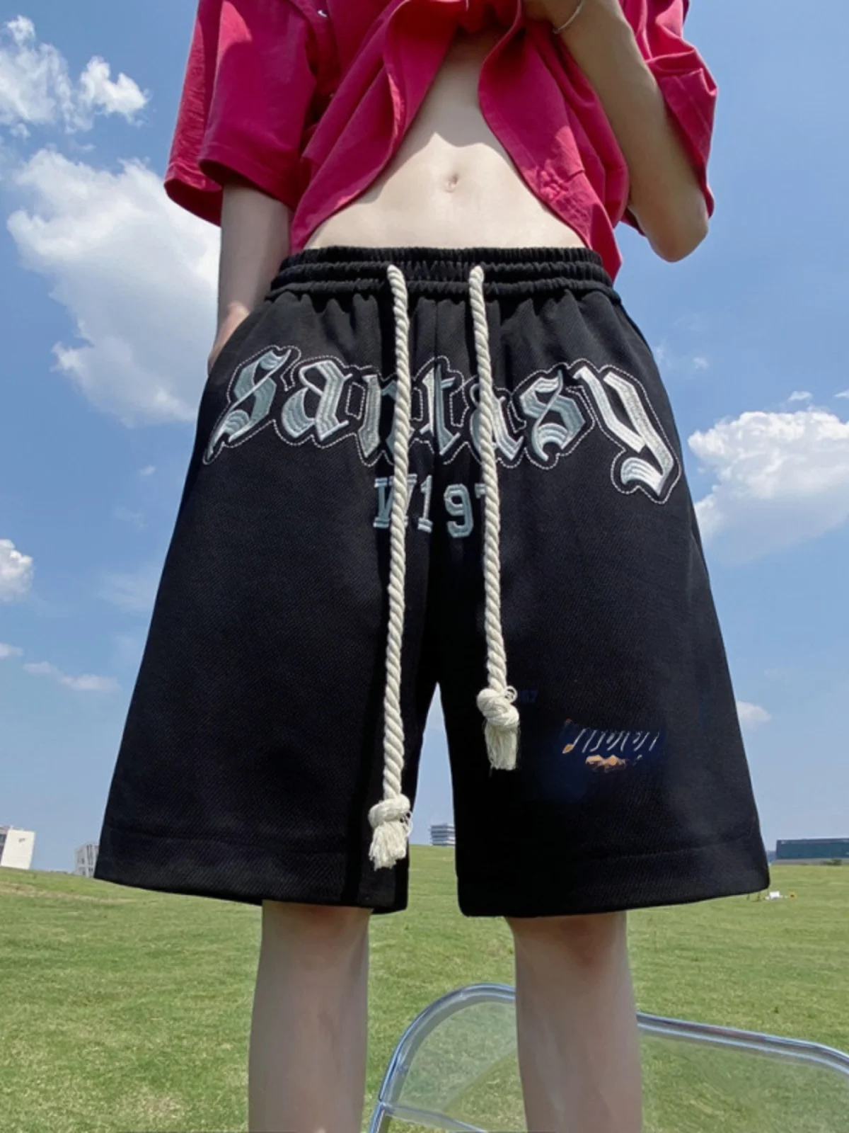 American Retro Embroidered orts Men Summer Hiphop Loose Five-Quarter Pants Trendy Cool Casual Loose Fit Youthful Energy
American Retro Embroidered orts Men Summer Hiphop Loose Five-Quarter Pants Trendy Cool Casual Loose Fit Youthful Energy