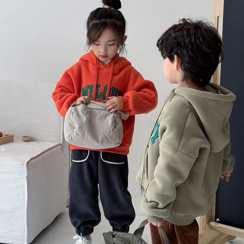 Winter Thickened Warm Hooded Sweater 3-9 Year Old Boys Girls Fashion Versatile Casual Sportswear Coat Top 2023 New Children Wear
Winter Thickened Warm Hooded Sweater 3-9 Year Old Boys Girls Fashion Versatile Casual Sportswear Coat Top 2023 New Children Wear